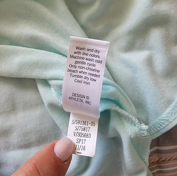 Athleta Side Slit Sleeveless Top Size Small - Picture 6 of 6